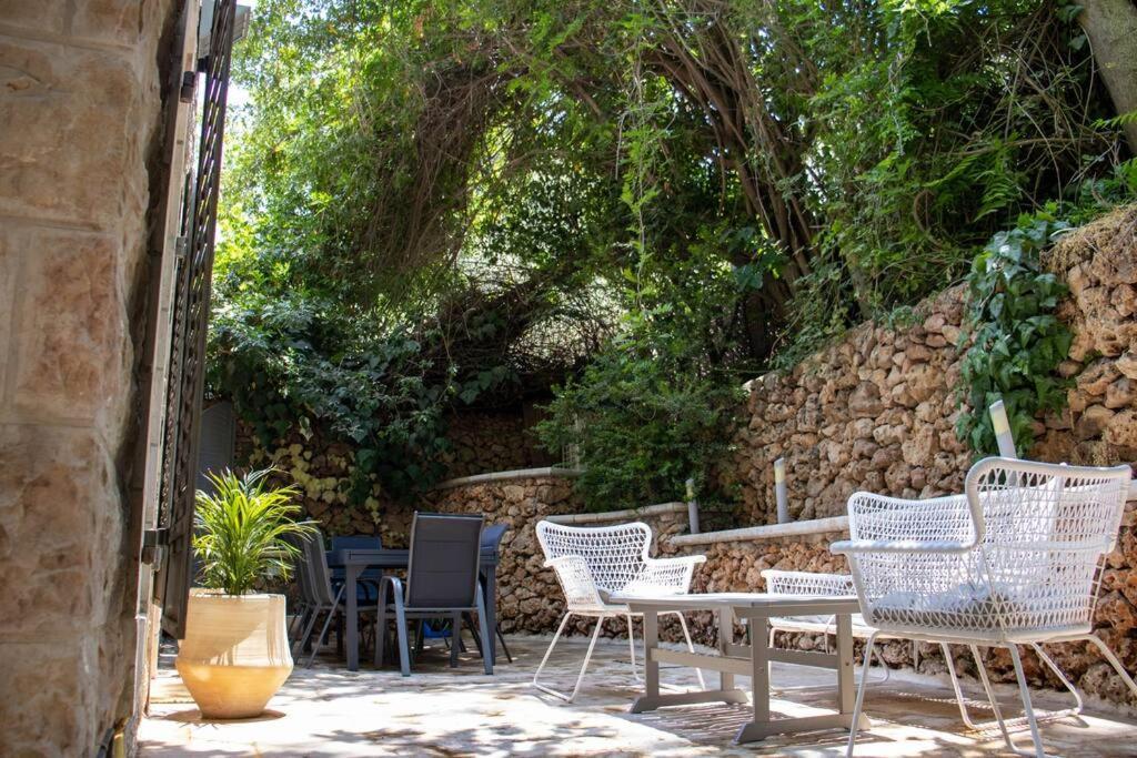 Cozy Heritage Home Jerusalem Exterior photo